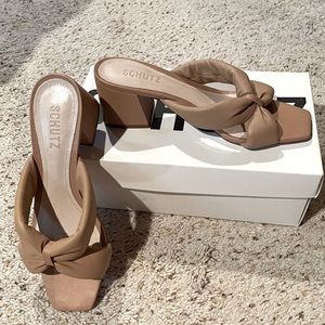 NIB🔥SCHUTZ butterfly padded mules